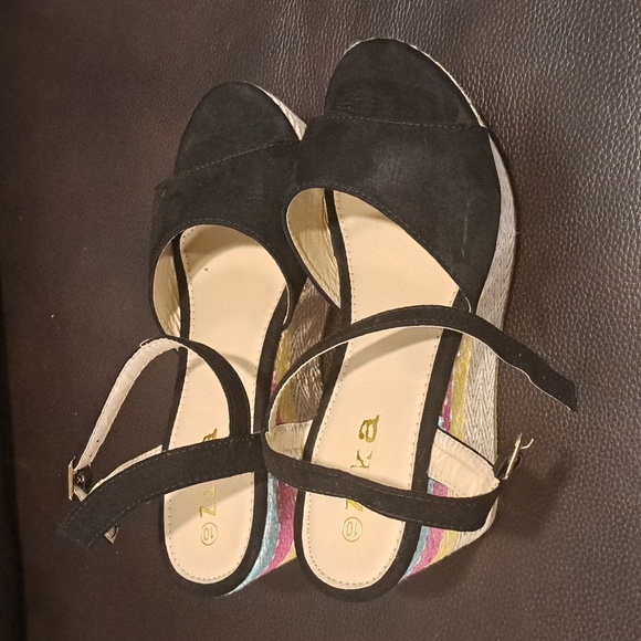 Zuka Black Espadrilles Versatile Minimalist Design - Picture 2 of 5